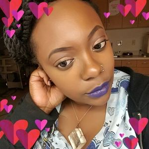 Meet your Posher, Ebony